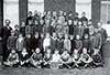 Klasfoto, 9 en 10-jarige in 1932. Marcel met het kruisje.