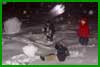 De kinderen aan het spelen in de sneeuw op 30/12/2005
